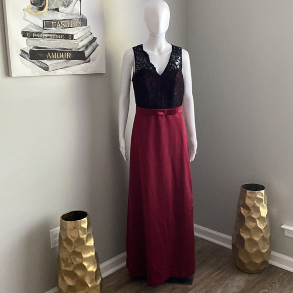 After Six Burgundy + Black Bridesmaid Dress Size 8 - Picture 7 of 7